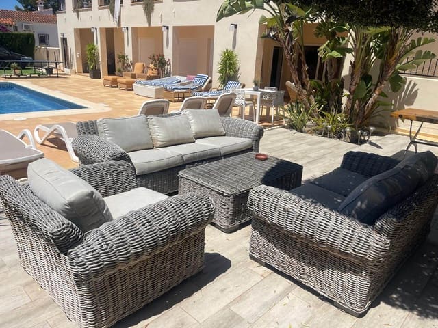 6 makuuhuone Huvila myytävänä paikassa Alfaz del Pi / L'Alfàs del Pi mukana uima-altaan 
autotalli - 725 000 € (Ref: 9416204)