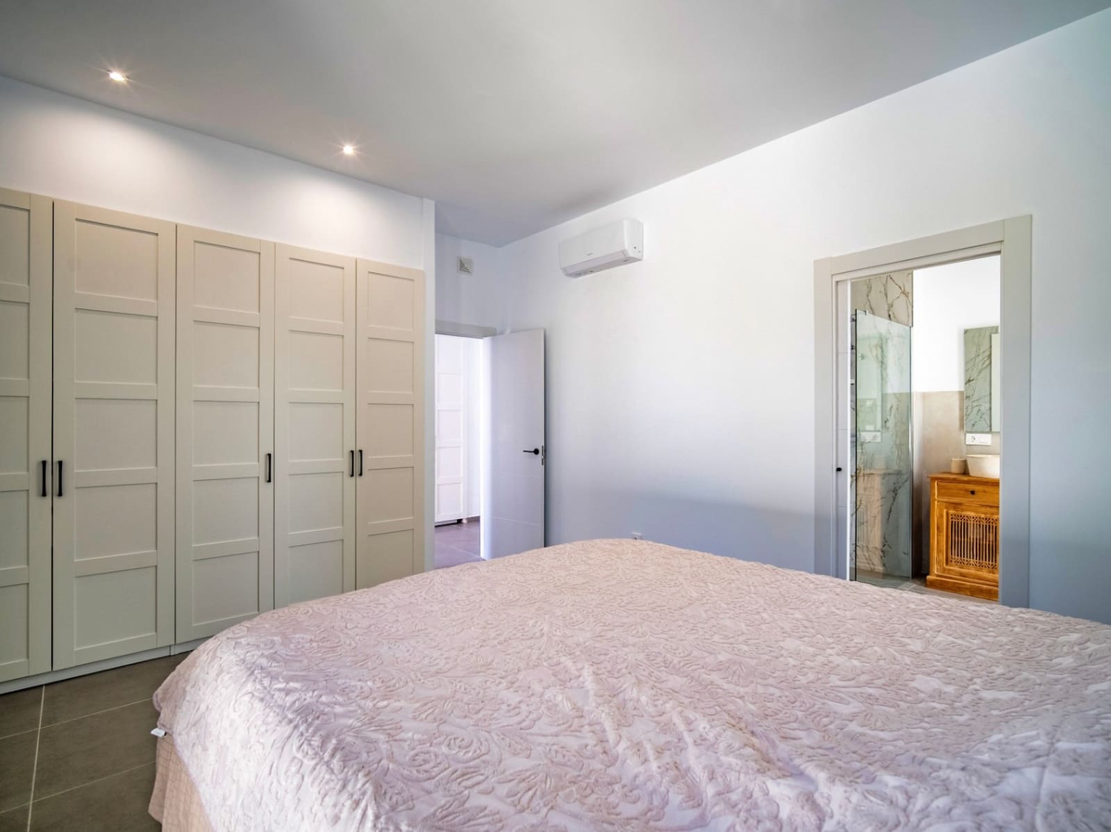 3 bedroom Villa for sale in Albir with pool garage - € 840,000 (Ref: 9416211)