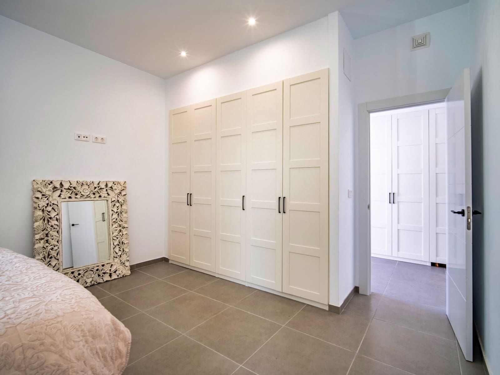 3 bedroom Villa for sale in Albir with pool garage - € 840,000 (Ref: 9416211)