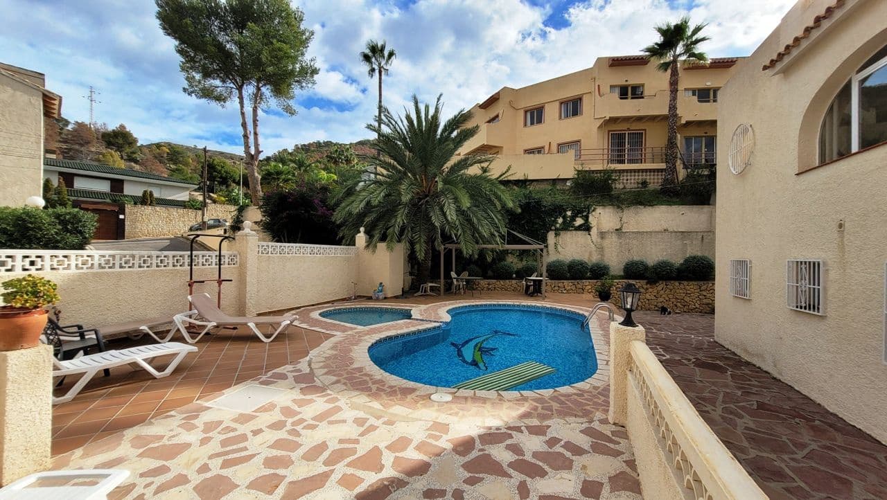 9 soveværelse Villa til salg i Albir med swimmingpool garage - € 750.000 (Ref: 9416212)