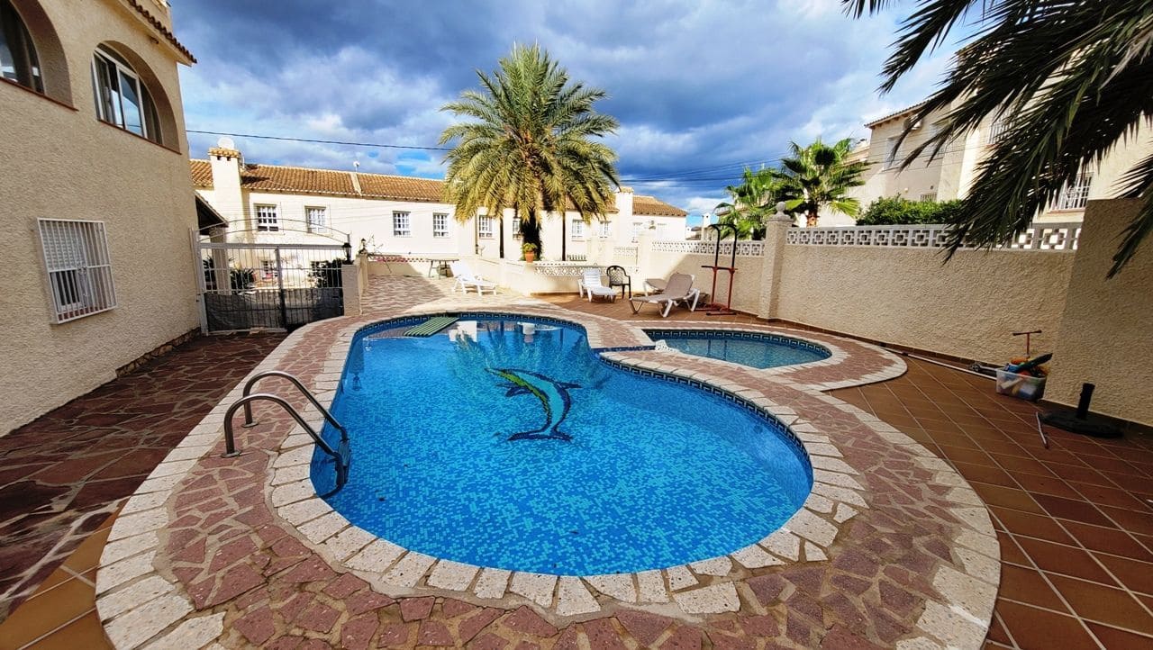 9 soveværelse Villa til salg i Albir med swimmingpool garage - € 750.000 (Ref: 9416212)