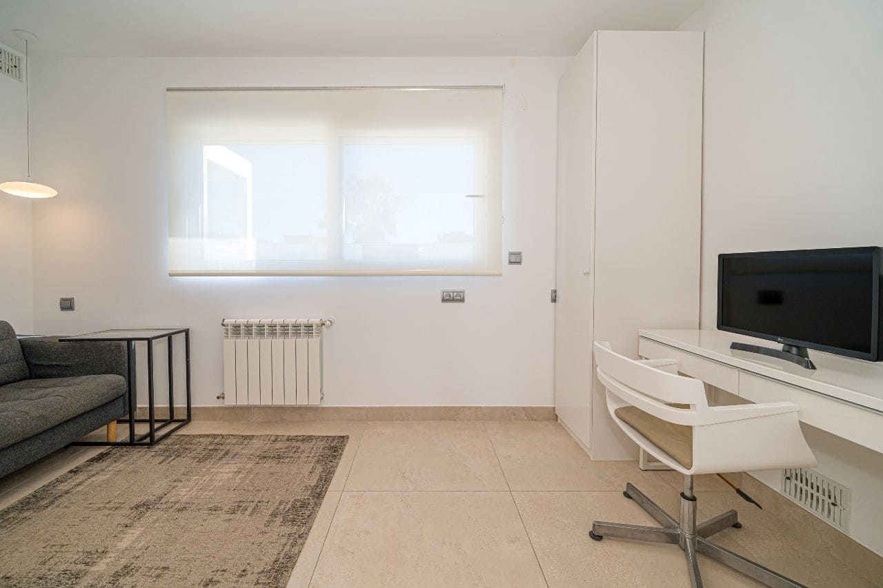 4 makuuhuone Huvila myytävänä paikassa Albir mukana uima-altaan 
autotalli - 975 000 € (Ref: 9416214)