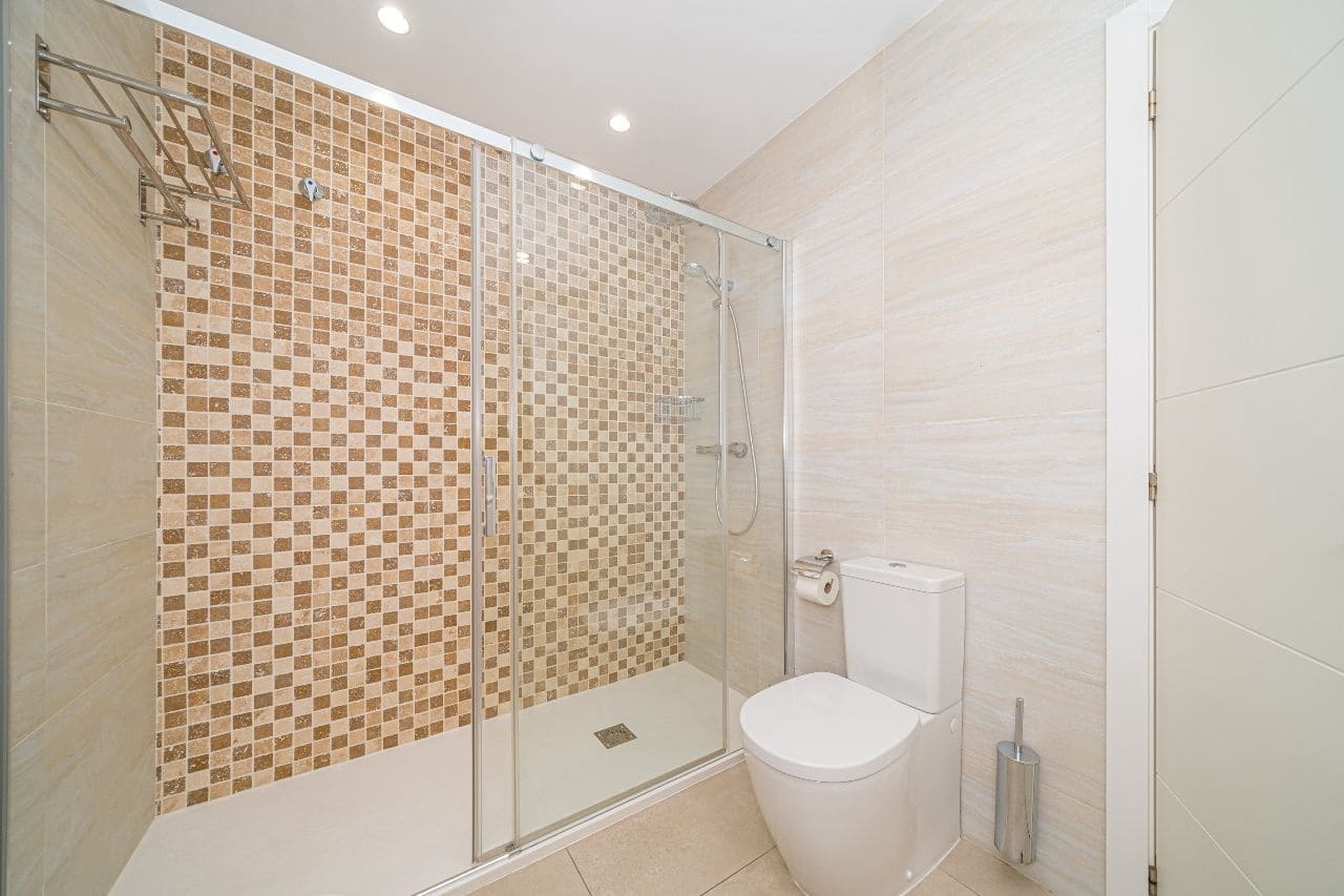 4 makuuhuone Huvila myytävänä paikassa Albir mukana uima-altaan 
autotalli - 975 000 € (Ref: 9416214)