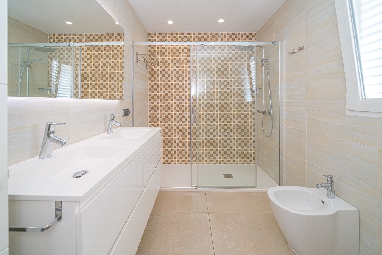 4 makuuhuone Huvila myytävänä paikassa Albir mukana uima-altaan 
autotalli - 975 000 € (Ref: 9416214)