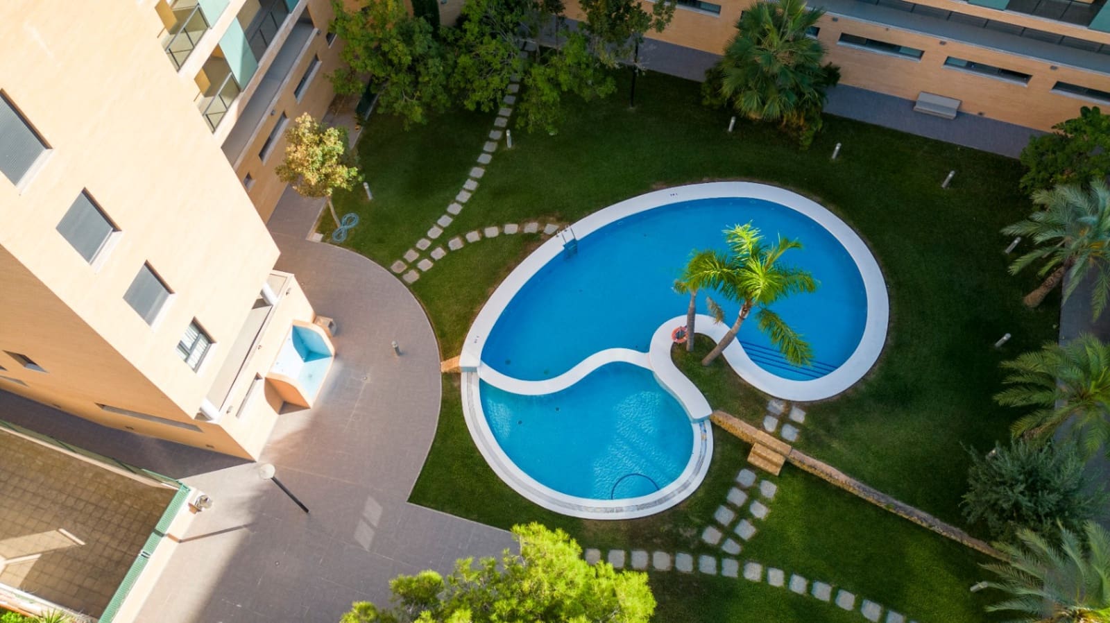 1 soverom Leilighet til salgs i Albir med svømmebasseng garasje - € 426 000 (Ref: 9416220)