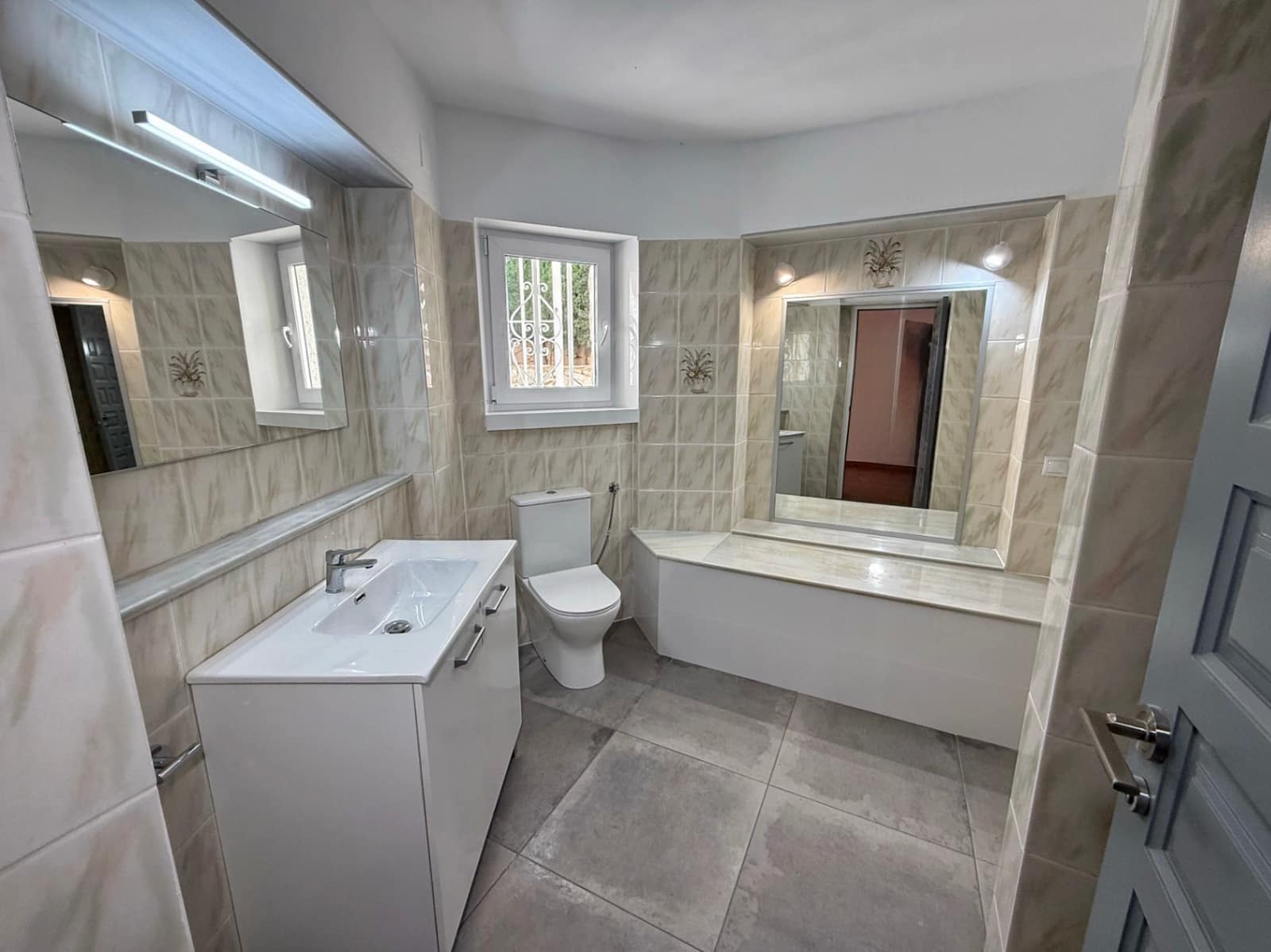 4 soverom Villa til salgs i Calpe / Calp med svømmebasseng garasje - € 590 000 (Ref: 9417912)