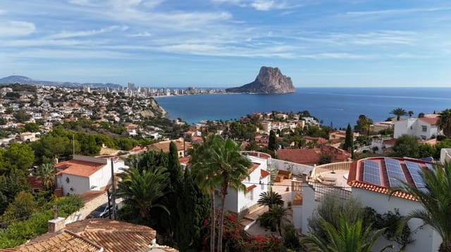 4 soverom Villa til salgs i Calpe / Calp med svømmebasseng garasje - € 590 000 (Ref: 9417912)