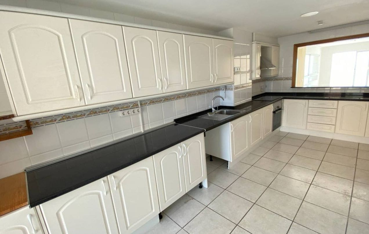 2 soverom Leilighet til salgs i Calpe / Calp med svømmebasseng garasje - € 740 000 (Ref: 9417919)