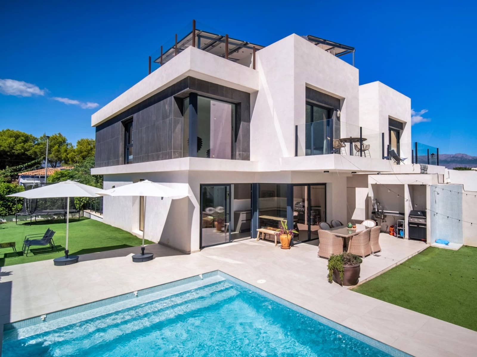 3 slaapkamer Halfvrijstaande villa te koop in Albir met zwembad garage - € 895.000 (Ref: 9417922)