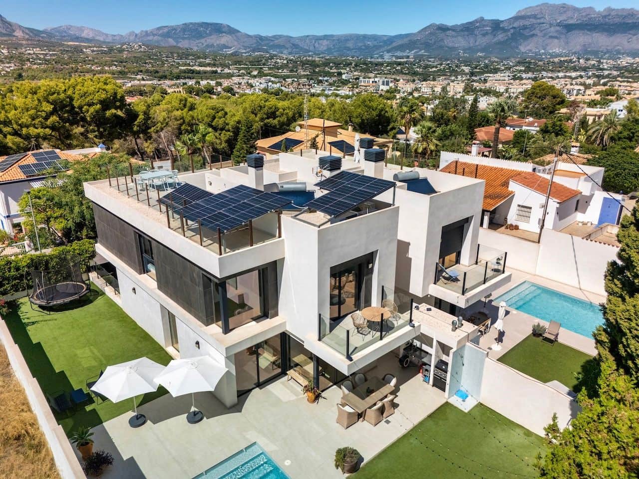 3 slaapkamer Halfvrijstaande villa te koop in Albir met zwembad garage - € 895.000 (Ref: 9417922)