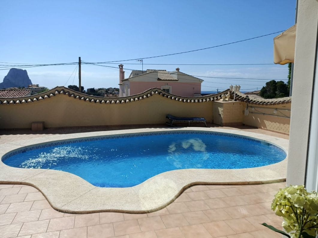 Chalet de 5 habitaciones en Calpe / Calp en venta con piscina garaje - 749.000 € (Ref: 9417929)