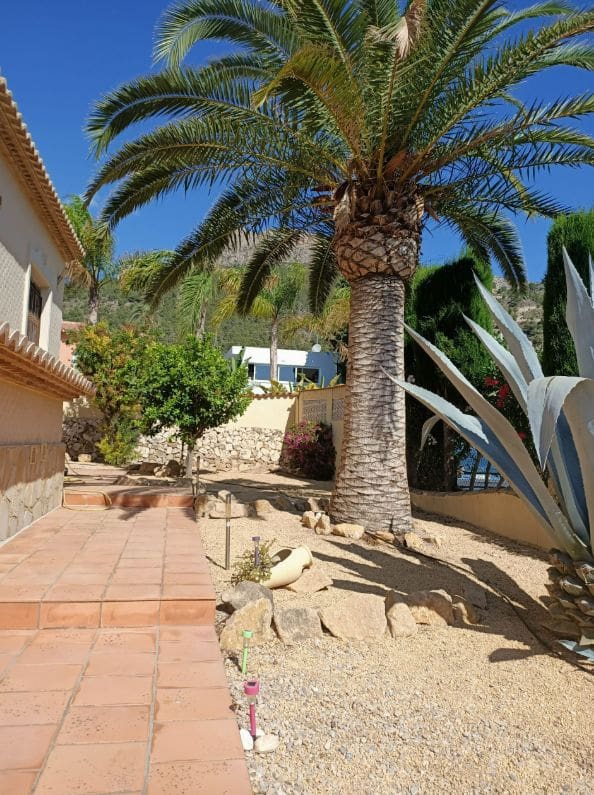 Chalet de 5 habitaciones en Calpe / Calp en venta con piscina garaje - 749.000 € (Ref: 9417929)