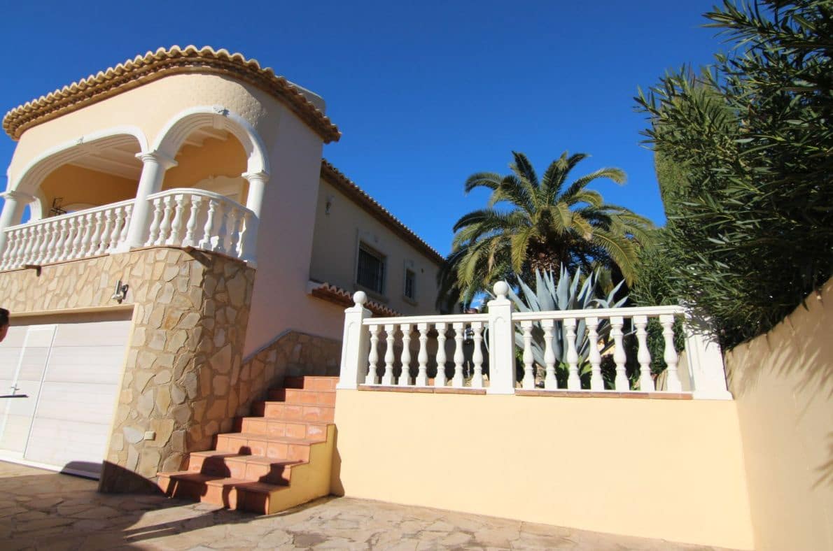 Chalet de 5 habitaciones en Calpe / Calp en venta con piscina garaje - 749.000 € (Ref: 9417929)
