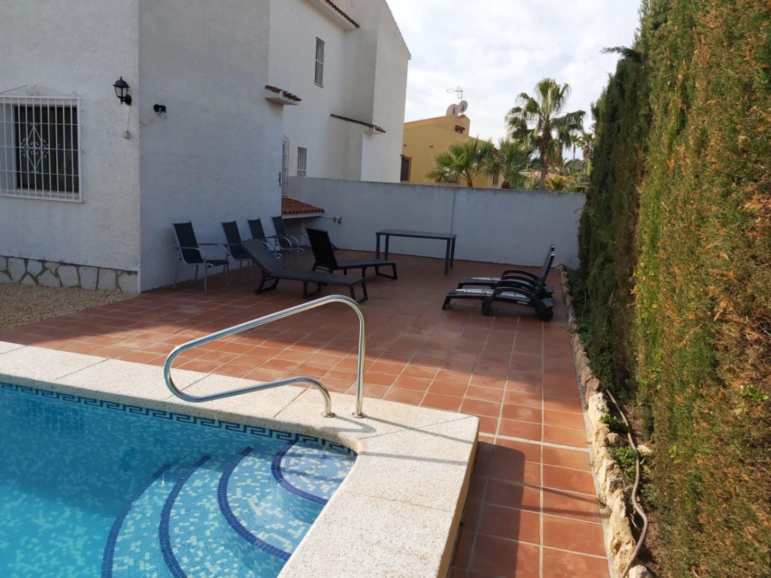 3 Zimmer Villa zu verkaufen in La Nucia mit Pool Garage - 399.000 € (Ref: 9417931)