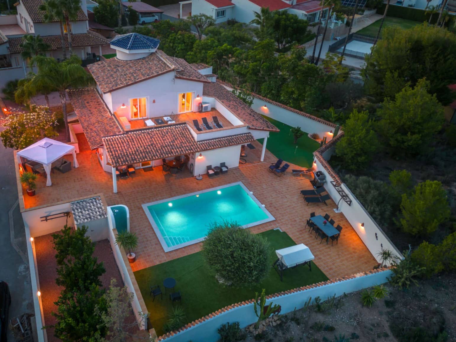 5 soverom Villa til salgs i Alfaz del Pi / L'Alfas del Pi med svømmebasseng garasje - € 795 000 (Ref: 9417934)