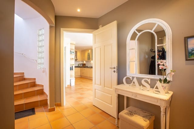 5 slaapkamer Villa te koop in Alfaz del Pi / L'Alfàs del Pi met zwembad garage - € 795.000 (Ref: 9417934)