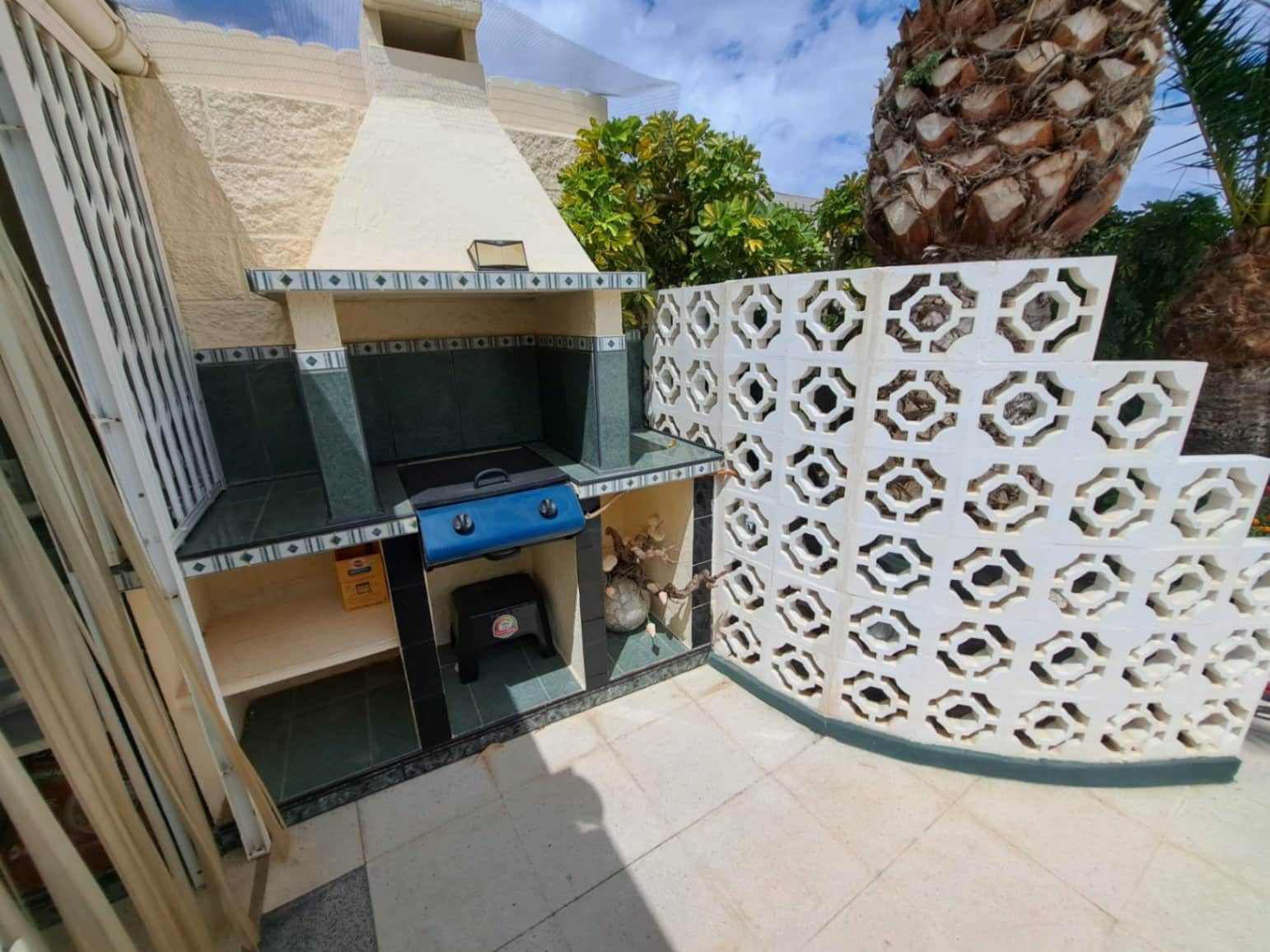 Chalet de 3 habitaciones en La Nucia en venta con piscina garaje - 495.000 € (Ref: 9417937)