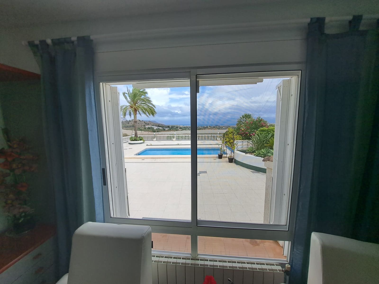 Chalet de 3 habitaciones en La Nucia en venta con piscina garaje - 495.000 € (Ref: 9417937)