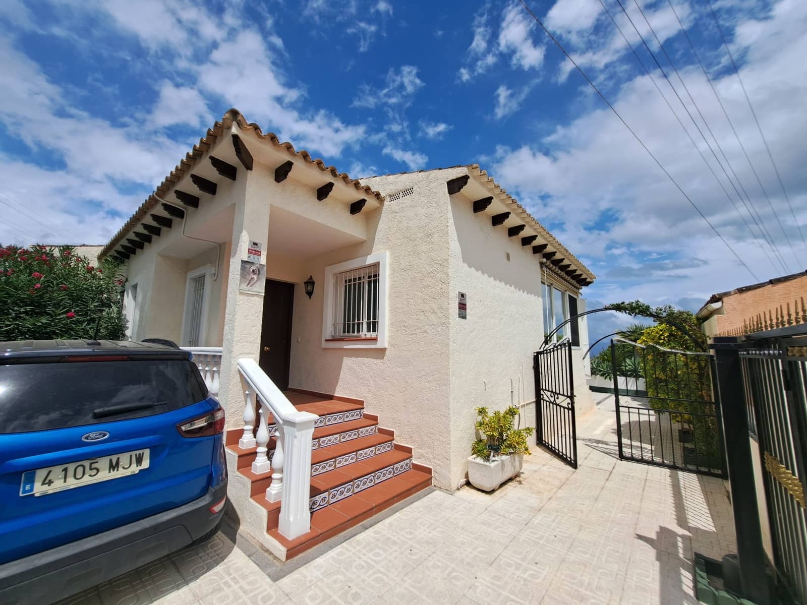 Chalet de 3 habitaciones en La Nucia en venta con piscina garaje - 495.000 € (Ref: 9417937)