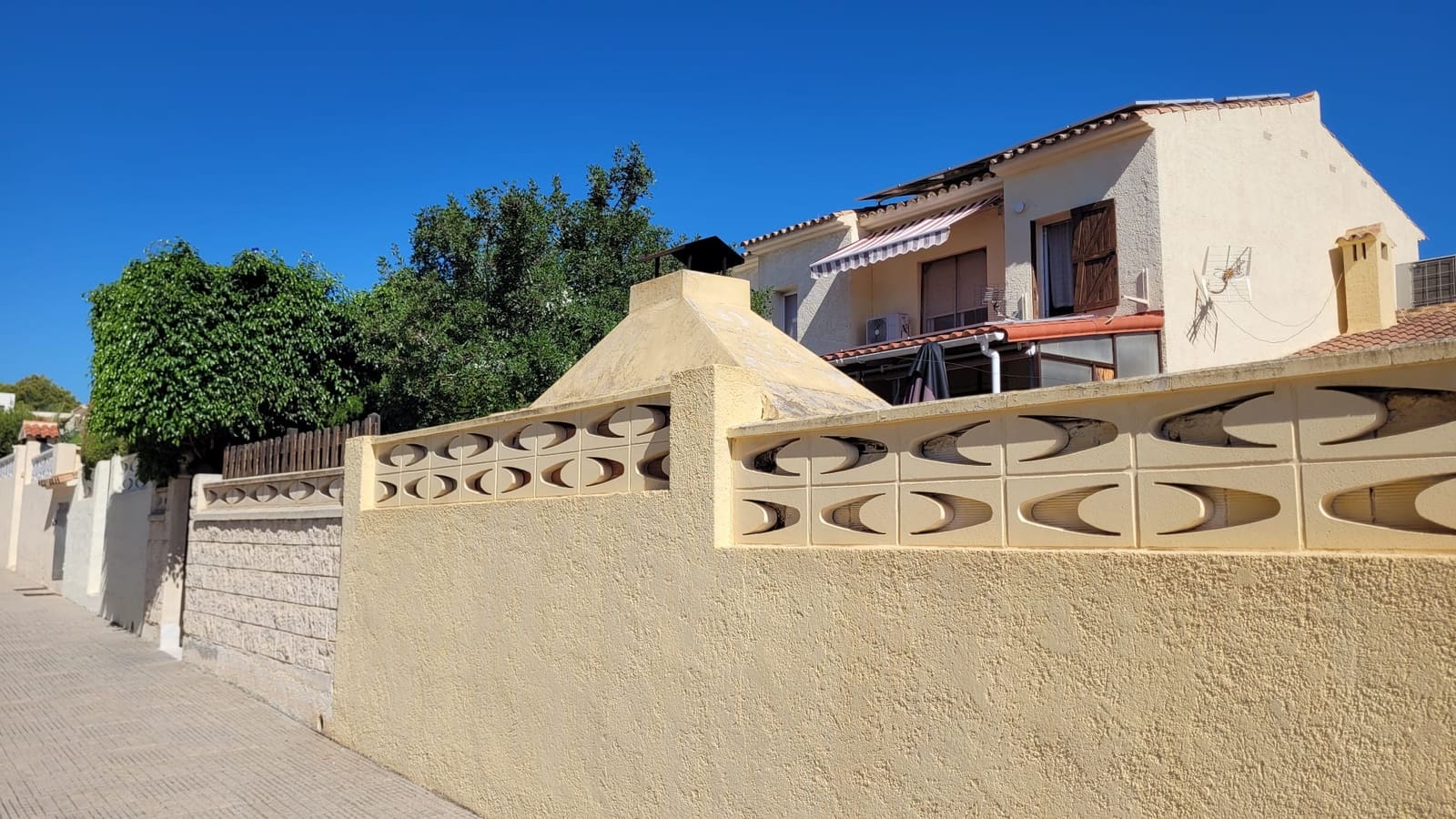 2 soverom Rekkehus til salgs i La Nucia med svømmebasseng garasje - € 249 900 (Ref: 9417941)