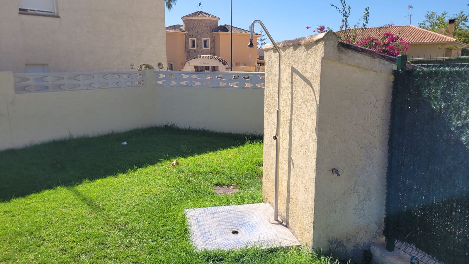 2 soverom Rekkehus til salgs i La Nucia med svømmebasseng garasje - € 249 900 (Ref: 9417941)