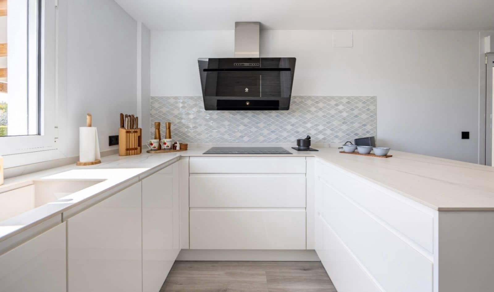 4 Zimmer Villa zu verkaufen in Alfaz del Pi / L'Alfas del Pi mit Pool Garage - 1.195.000 € (Ref: 9417942)