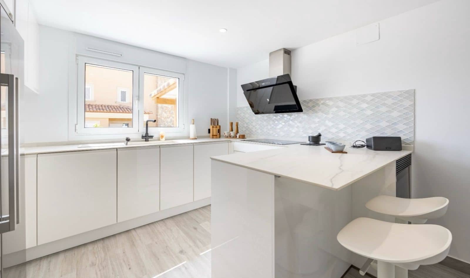 4 Zimmer Villa zu verkaufen in Alfaz del Pi / L'Alfas del Pi mit Pool Garage - 1.195.000 € (Ref: 9417942)