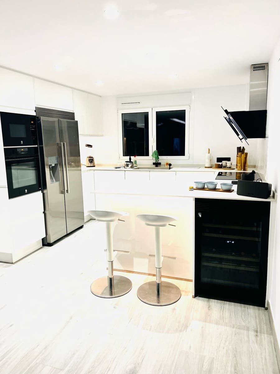 4 Zimmer Villa zu verkaufen in Alfaz del Pi / L'Alfas del Pi mit Pool Garage - 1.195.000 € (Ref: 9417942)