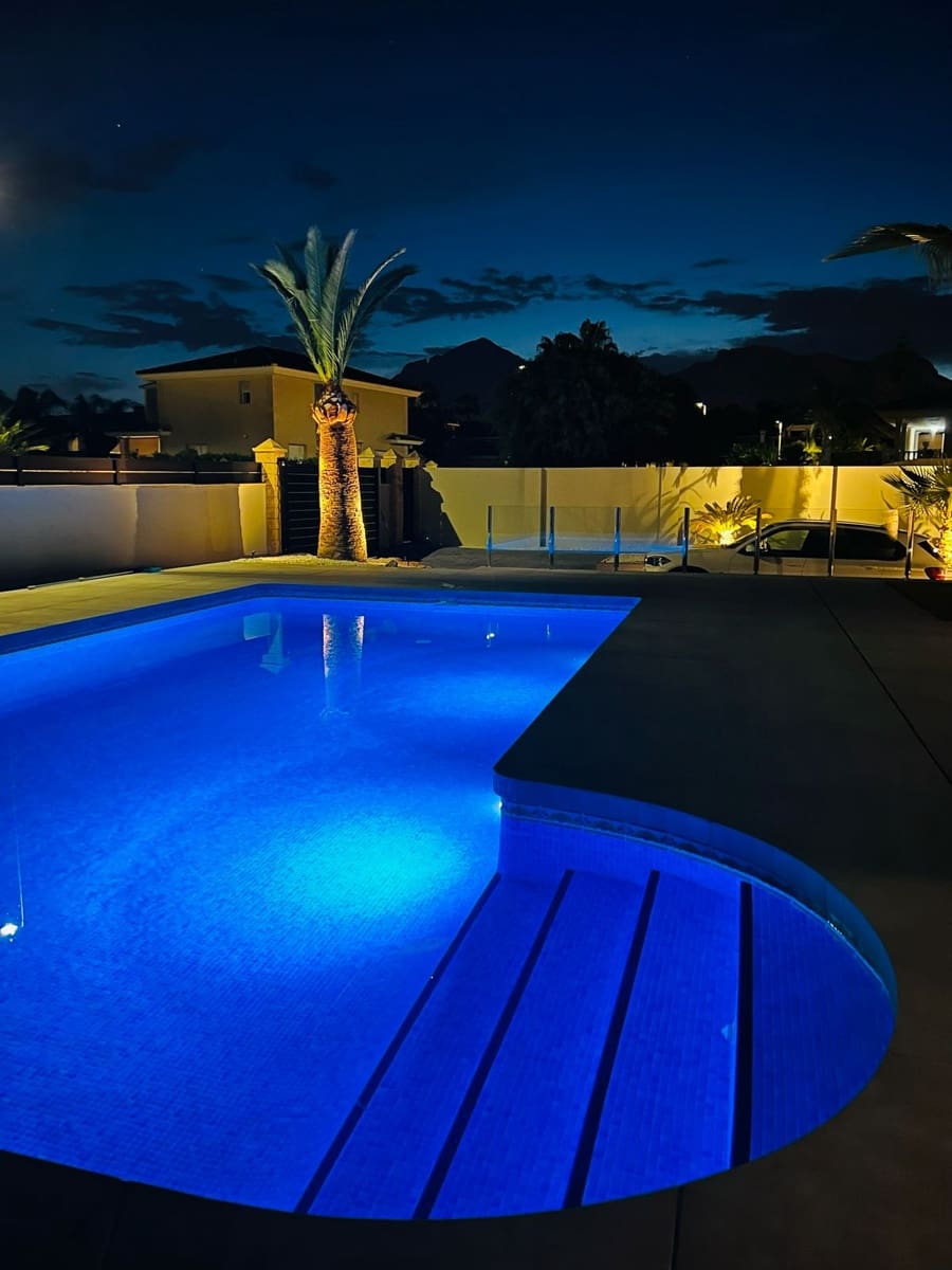 4 Zimmer Villa zu verkaufen in Alfaz del Pi / L'Alfas del Pi mit Pool Garage - 1.195.000 € (Ref: 9417942)