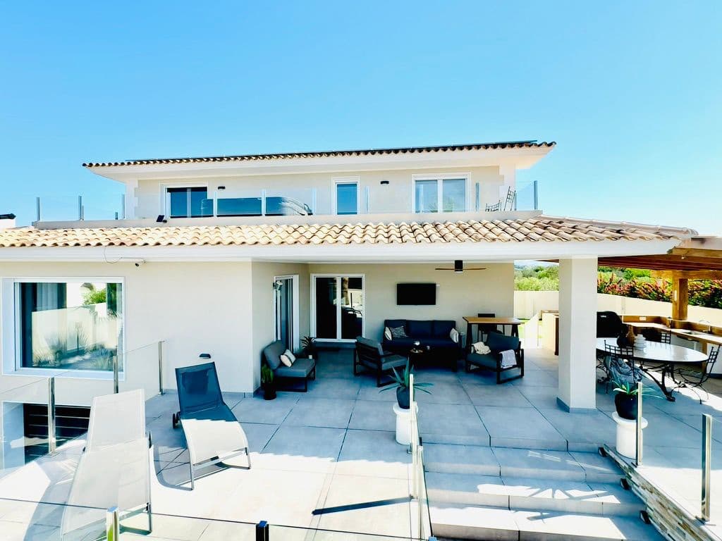 4 Zimmer Villa zu verkaufen in Alfaz del Pi / L'Alfas del Pi mit Pool Garage - 1.195.000 € (Ref: 9417942)