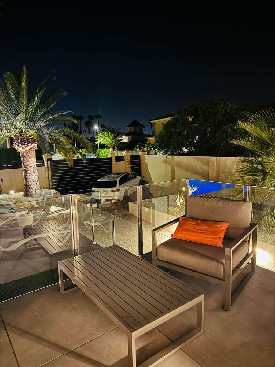 4 Zimmer Villa zu verkaufen in Alfaz del Pi / L'Alfas del Pi mit Pool Garage - 1.195.000 € (Ref: 9417942)