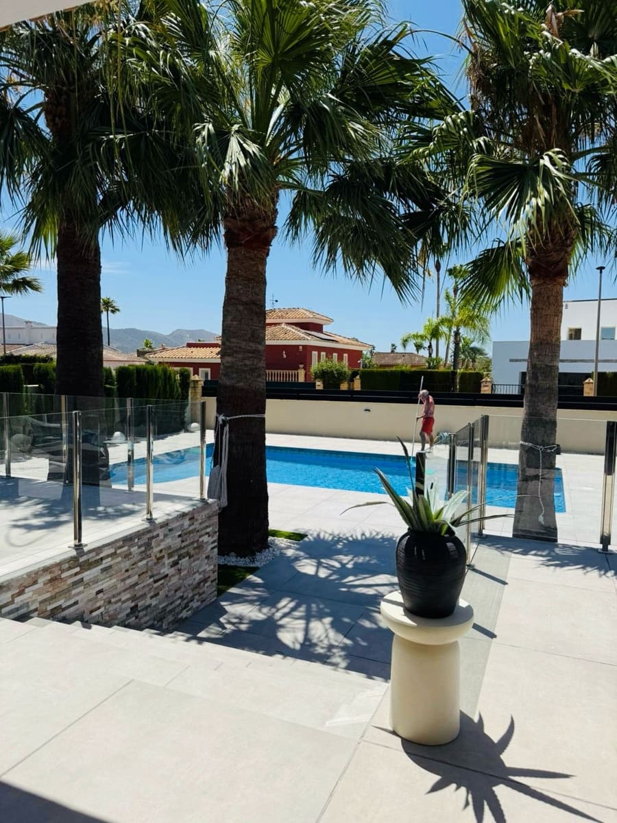 4 Zimmer Villa zu verkaufen in Alfaz del Pi / L'Alfas del Pi mit Pool Garage - 1.195.000 € (Ref: 9417942)