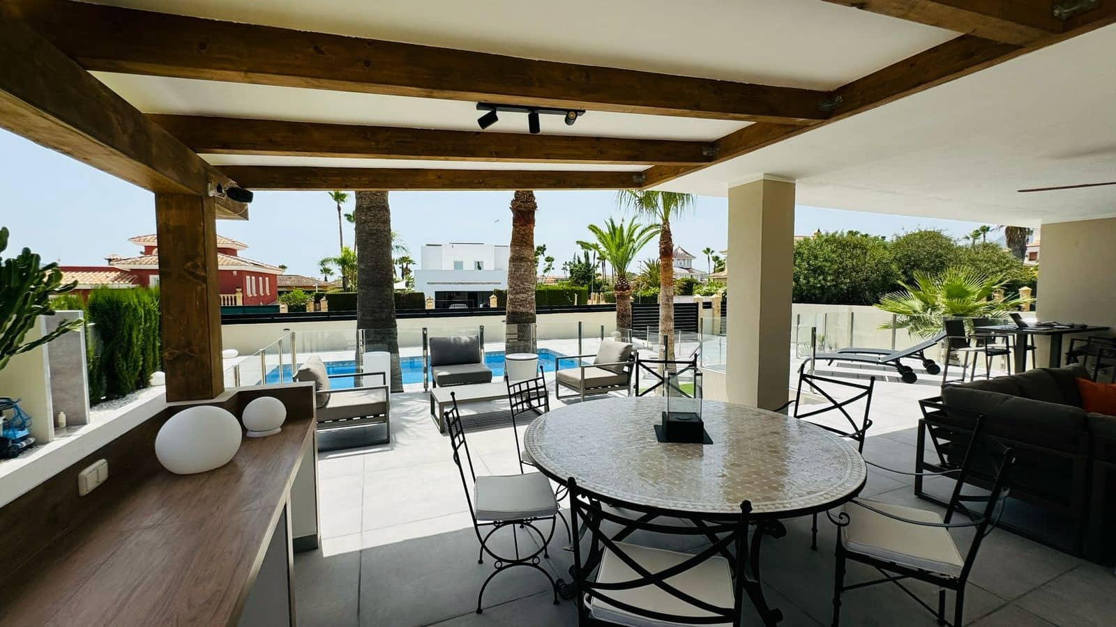 4 Zimmer Villa zu verkaufen in Alfaz del Pi / L'Alfas del Pi mit Pool Garage - 1.195.000 € (Ref: 9417942)