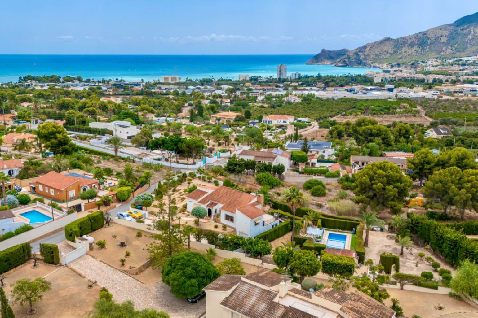 5 slaapkamer Villa te koop in Alfaz del Pi / L'Alfas del Pi met zwembad garage - € 1.400.000 (Ref: 9417945)