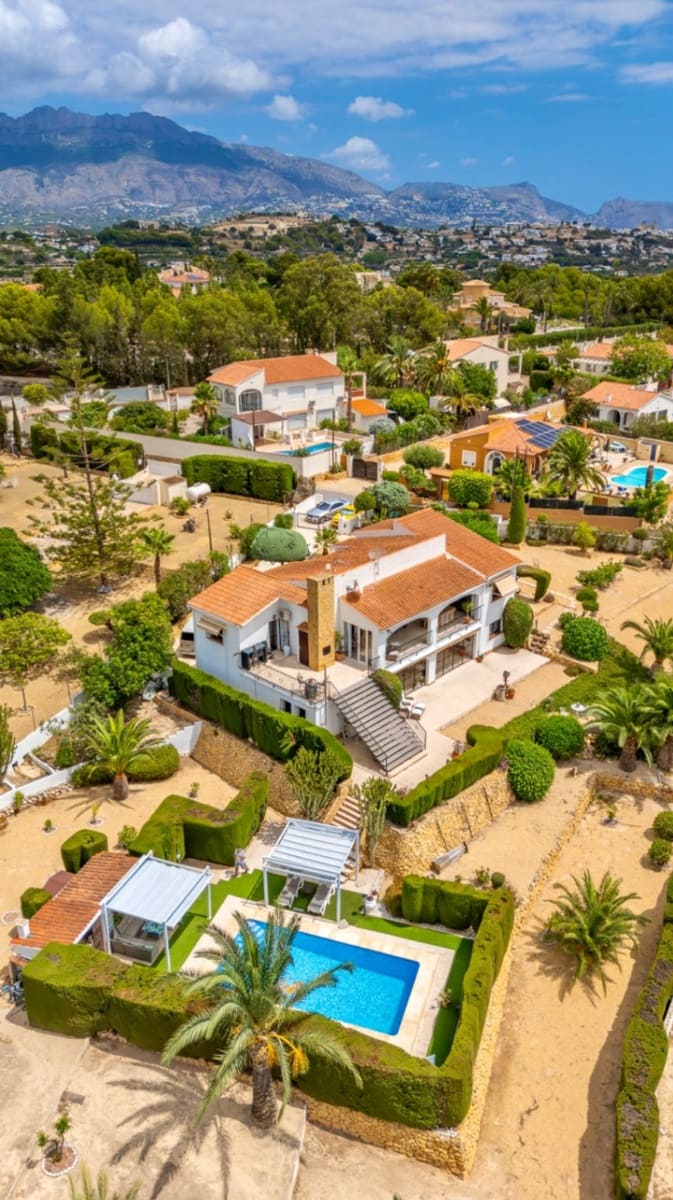 5 slaapkamer Villa te koop in Alfaz del Pi / L'Alfas del Pi met zwembad garage - € 1.400.000 (Ref: 9417945)