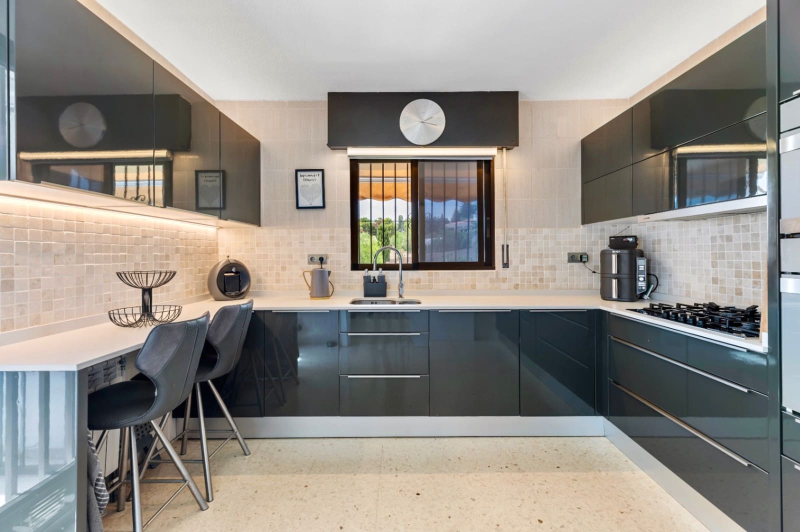 5 slaapkamer Villa te koop in Alfaz del Pi / L'Alfas del Pi met zwembad garage - € 1.400.000 (Ref: 9417945)