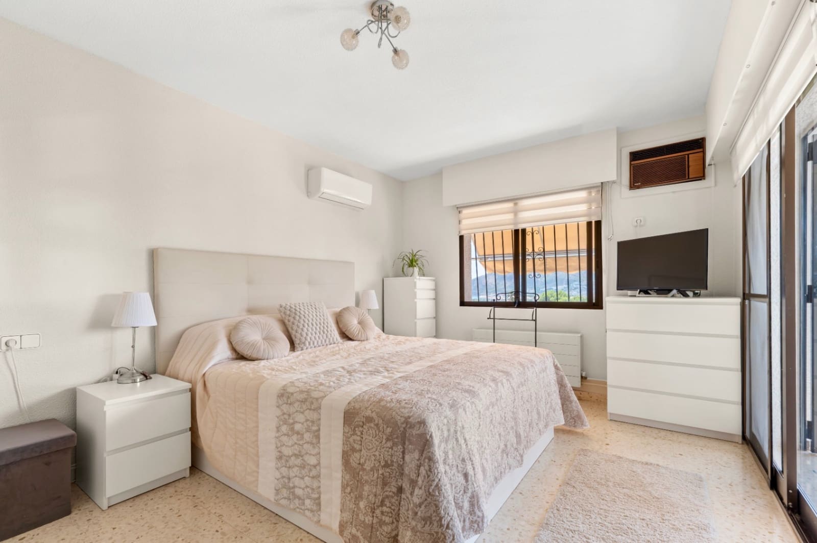 5 slaapkamer Villa te koop in Alfaz del Pi / L'Alfas del Pi met zwembad garage - € 1.400.000 (Ref: 9417945)