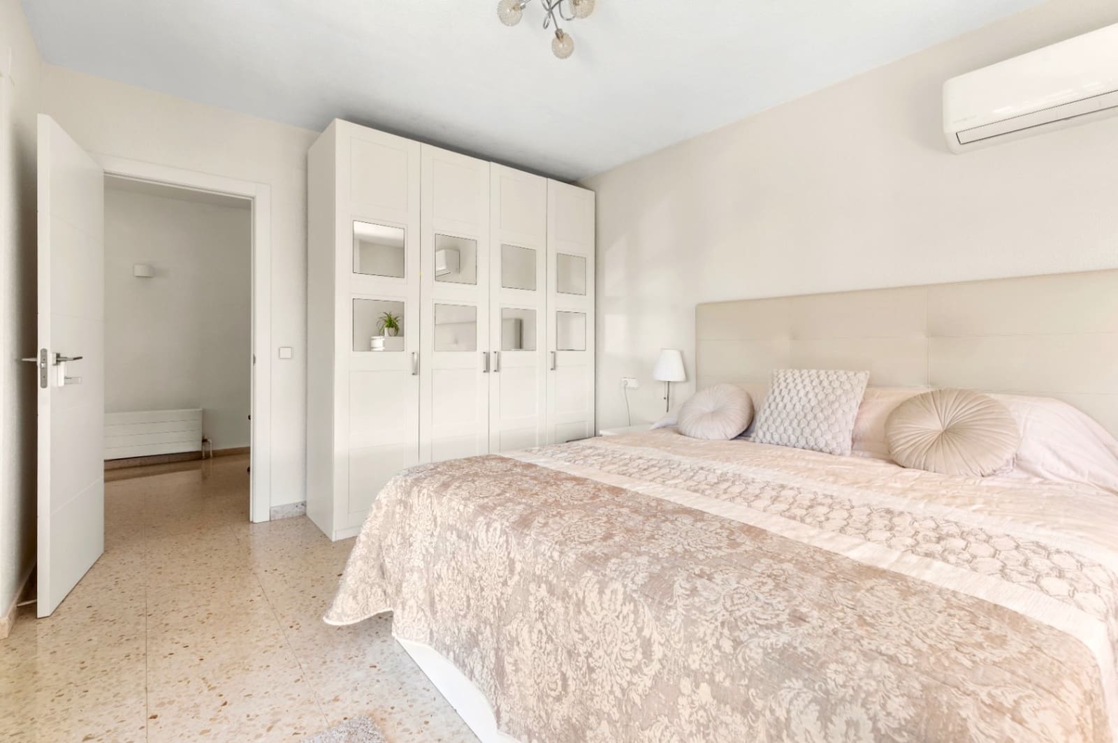 5 slaapkamer Villa te koop in Alfaz del Pi / L'Alfas del Pi met zwembad garage - € 1.400.000 (Ref: 9417945)