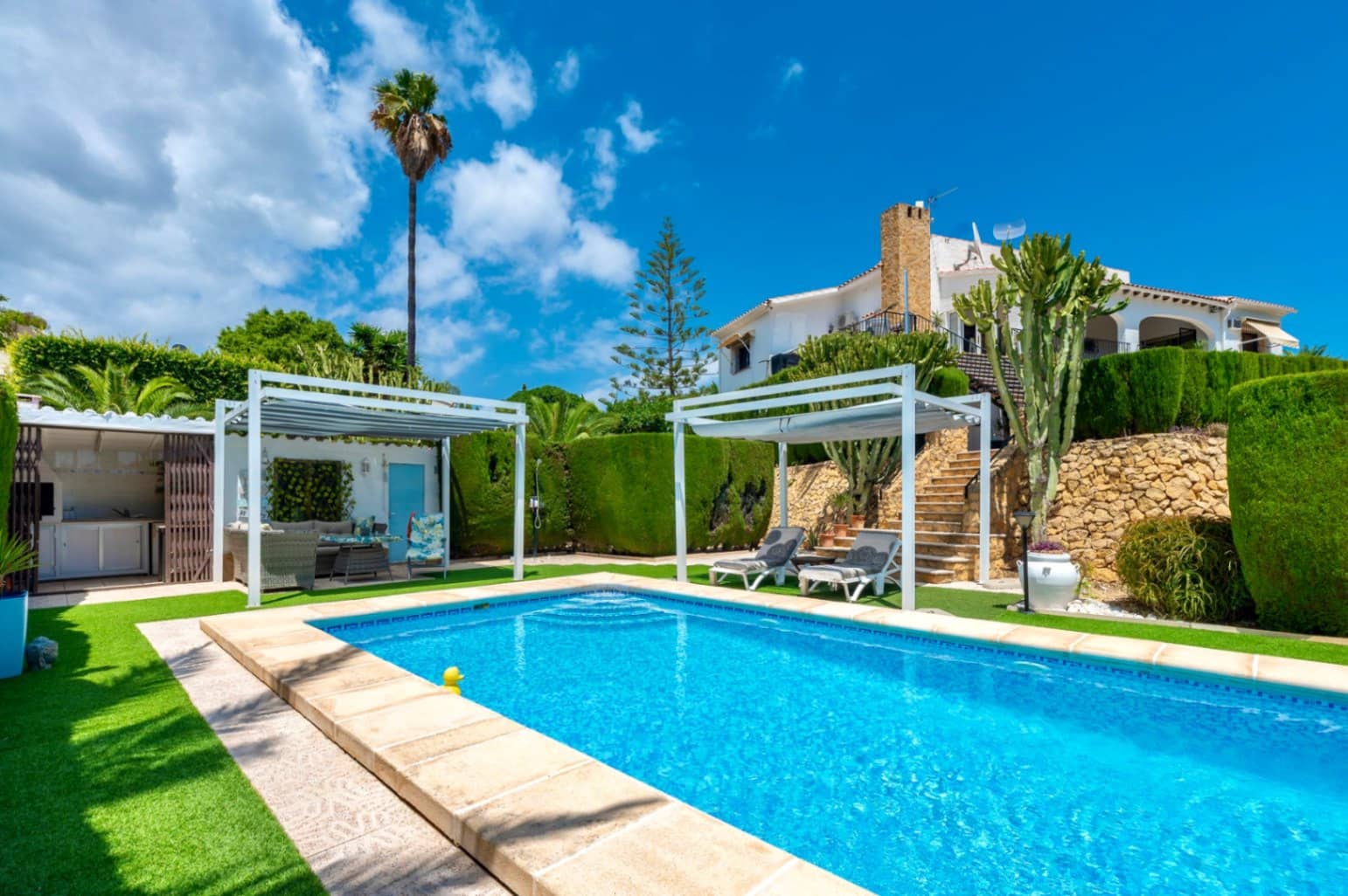 5 slaapkamer Villa te koop in Alfaz del Pi / L'Alfas del Pi met zwembad garage - € 1.400.000 (Ref: 9417945)