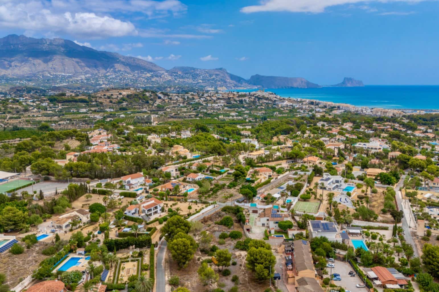 5 slaapkamer Villa te koop in Alfaz del Pi / L'Alfas del Pi met zwembad garage - € 1.400.000 (Ref: 9417945)