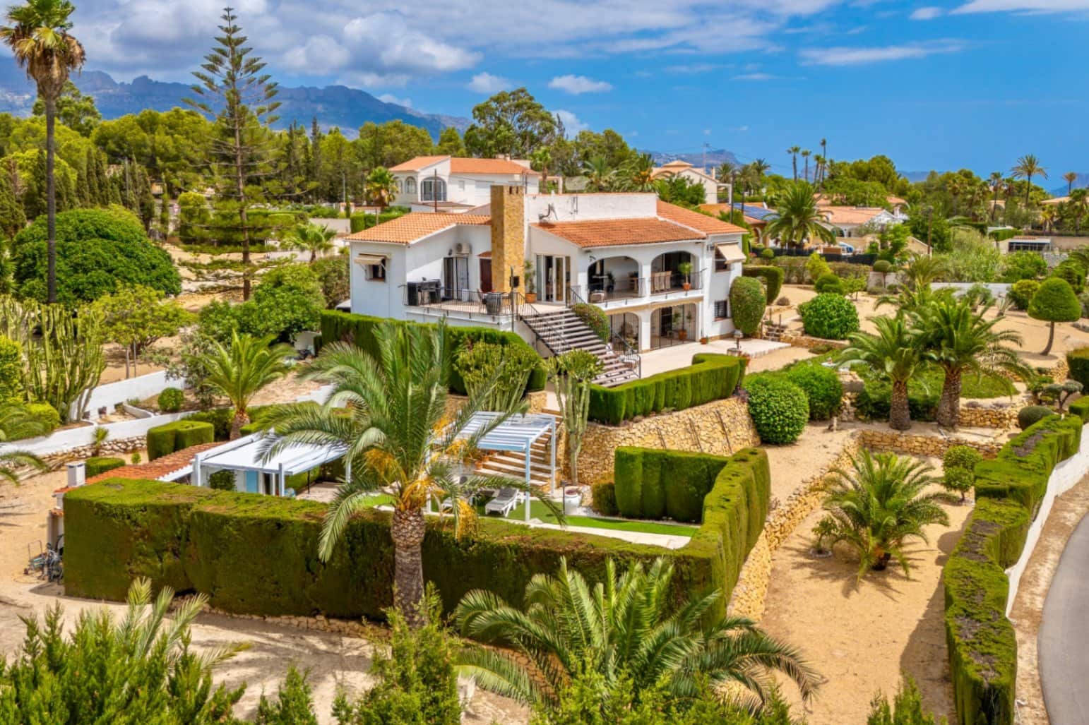 5 slaapkamer Villa te koop in Alfaz del Pi / L'Alfas del Pi met zwembad garage - € 1.400.000 (Ref: 9417945)