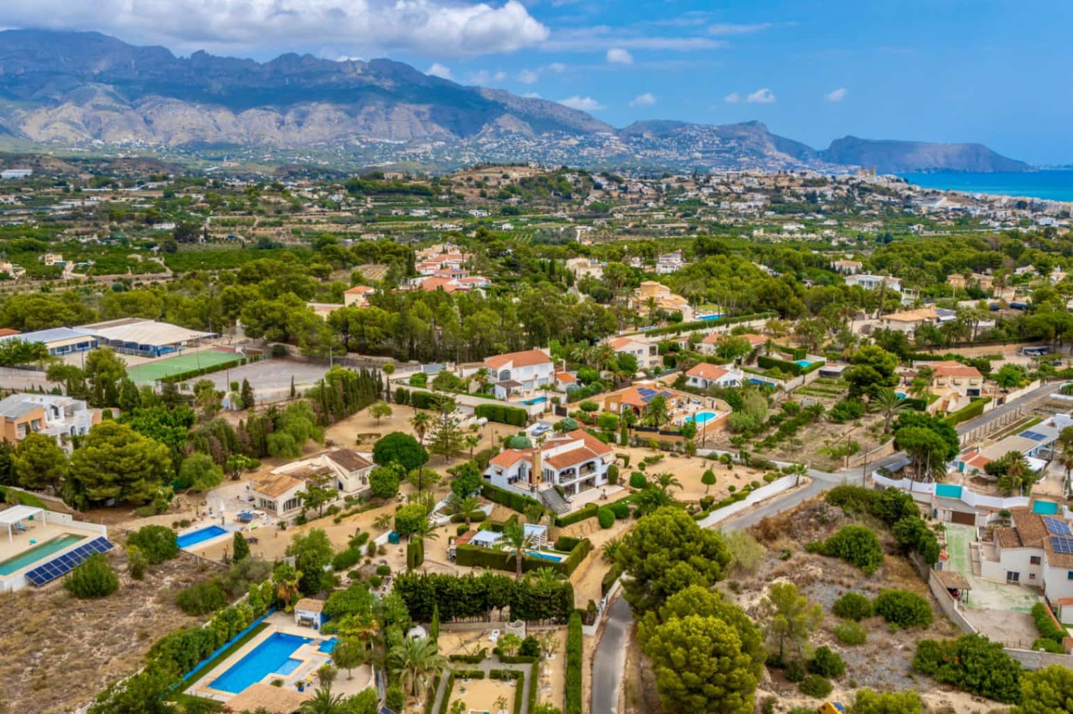 5 slaapkamer Villa te koop in Alfaz del Pi / L'Alfas del Pi met zwembad garage - € 1.400.000 (Ref: 9417945)