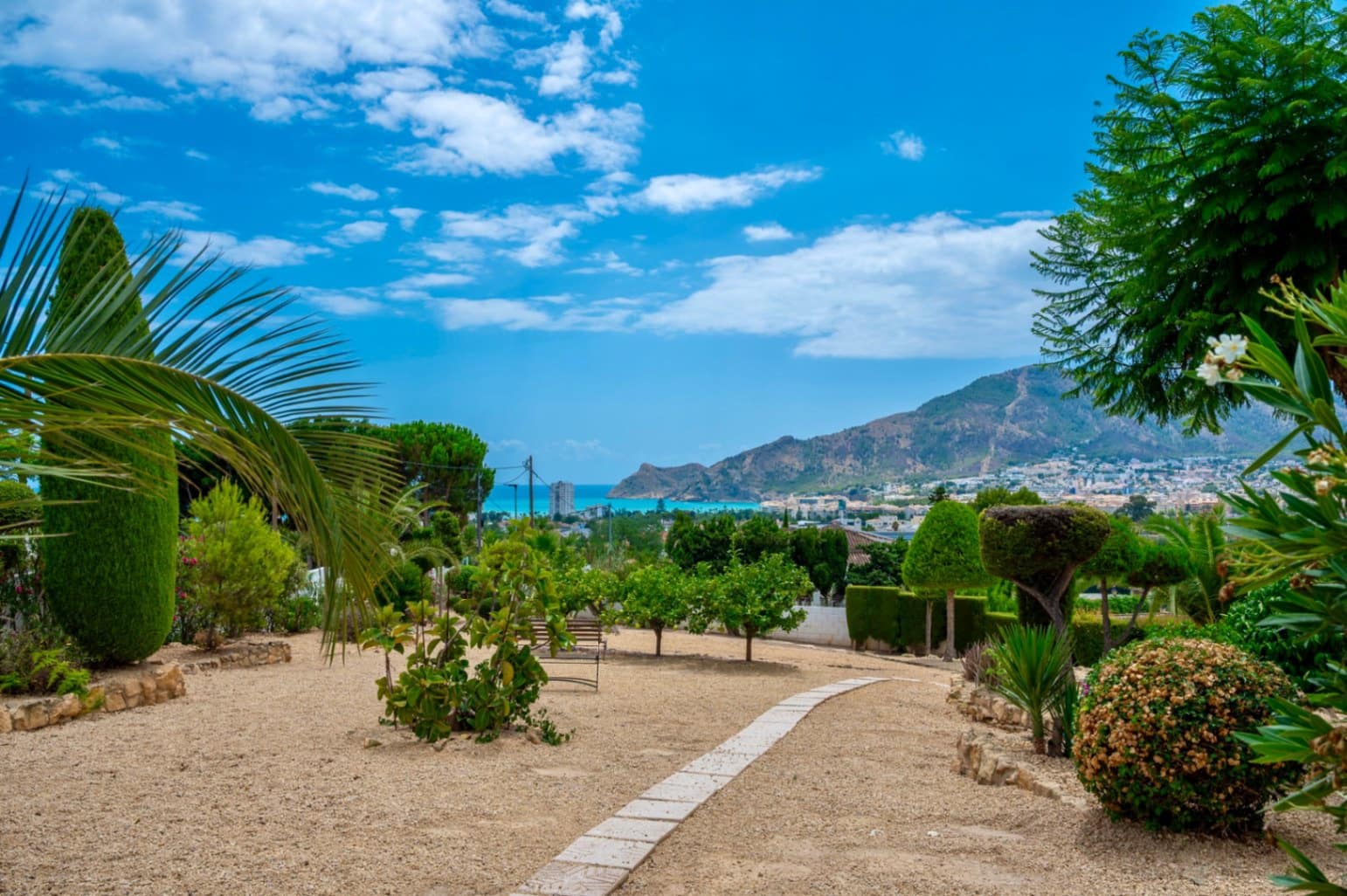 5 slaapkamer Villa te koop in Alfaz del Pi / L'Alfas del Pi met zwembad garage - € 1.400.000 (Ref: 9417945)