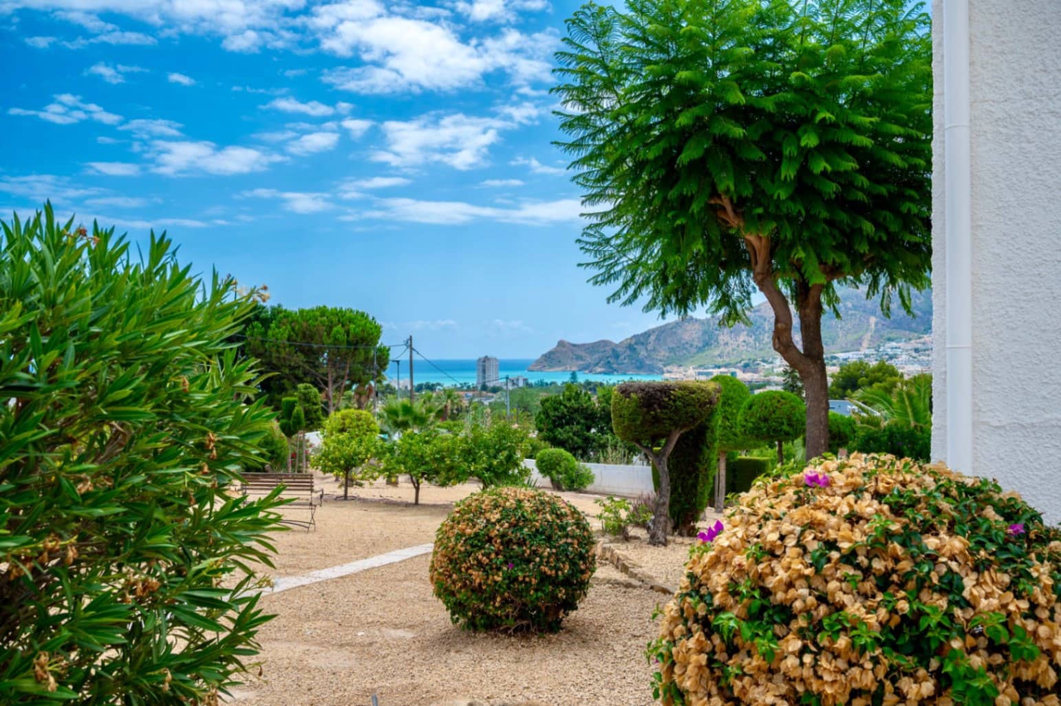 5 slaapkamer Villa te koop in Alfaz del Pi / L'Alfas del Pi met zwembad garage - € 1.400.000 (Ref: 9417945)