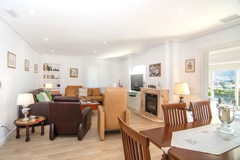 7 bedroom Villa for sale in Alfaz del Pi / L'Alfas del Pi with pool garage - € 1,100,000 (Ref: 9417948)