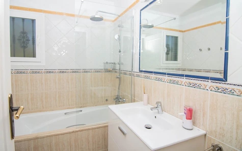 7 bedroom Villa for sale in Alfaz del Pi / L'Alfas del Pi with pool garage - € 1,100,000 (Ref: 9417948)