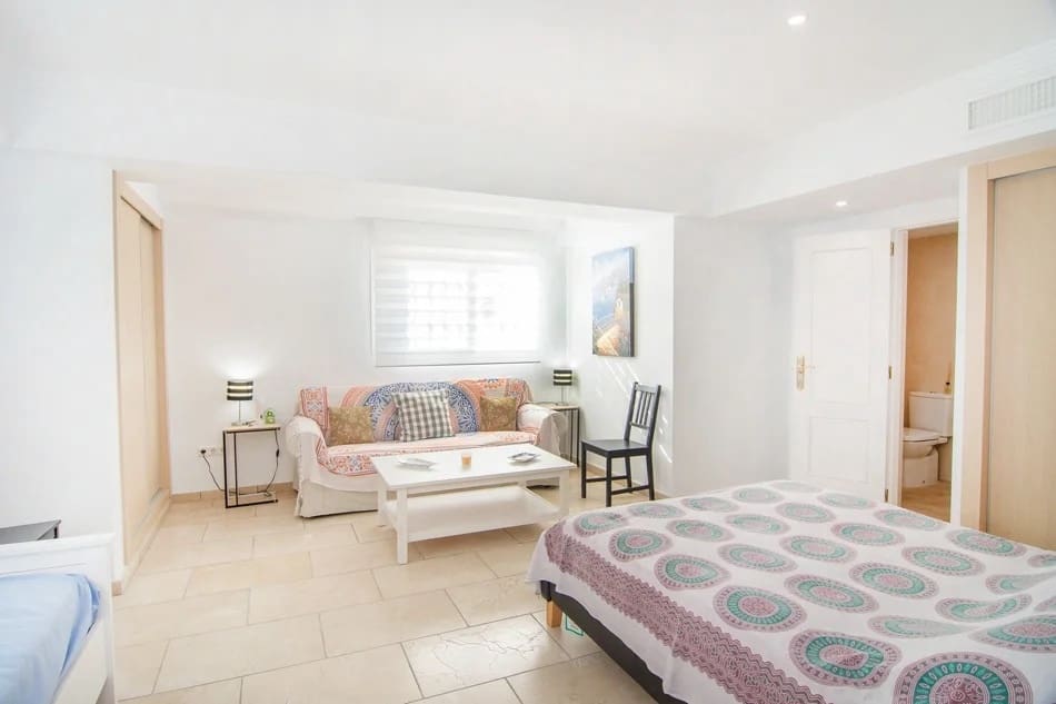 7 bedroom Villa for sale in Alfaz del Pi / L'Alfas del Pi with pool garage - € 1,100,000 (Ref: 9417948)