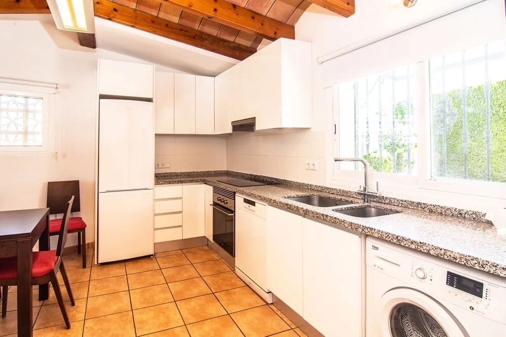 7 bedroom Villa for sale in Alfaz del Pi / L'Alfas del Pi with pool garage - € 1,100,000 (Ref: 9417948)