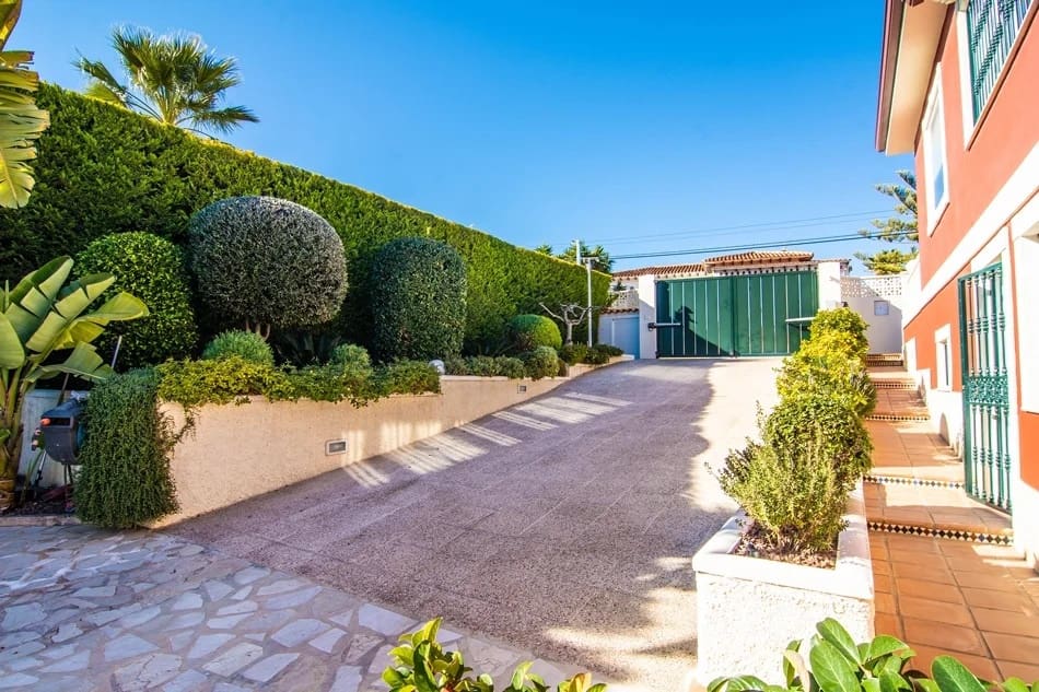 7 bedroom Villa for sale in Alfaz del Pi / L'Alfas del Pi with pool garage - € 1,100,000 (Ref: 9417948)