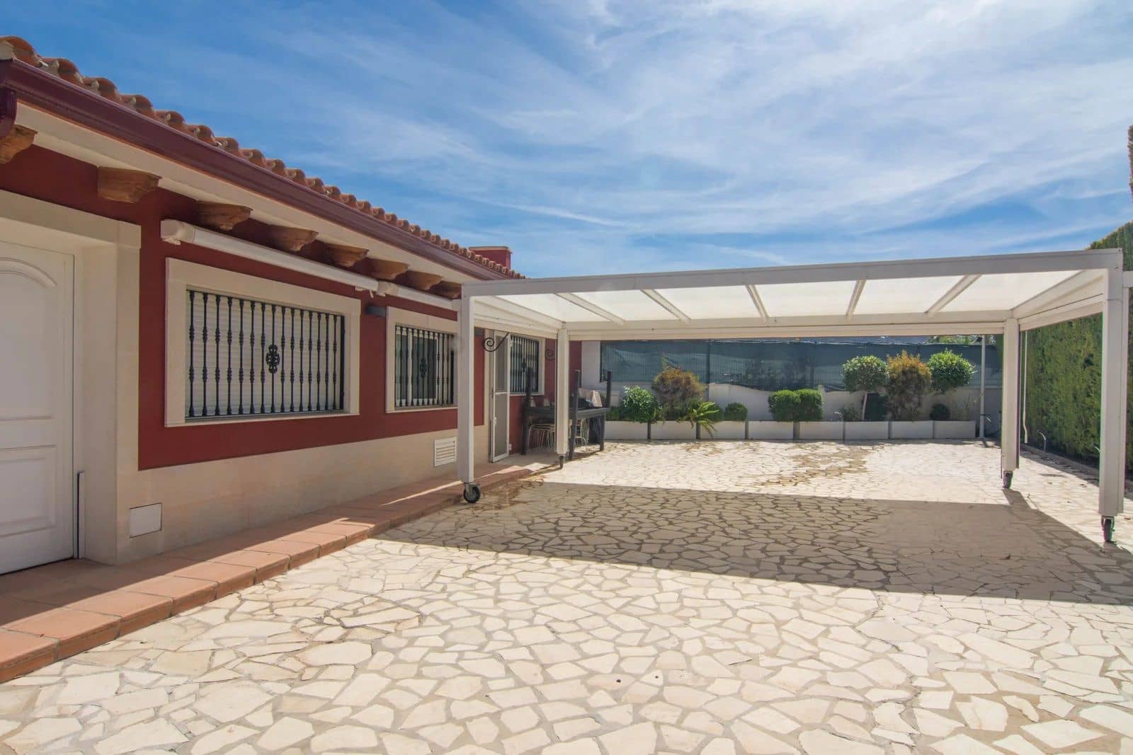 7 bedroom Villa for sale in Alfaz del Pi / L'Alfas del Pi with pool garage - € 1,100,000 (Ref: 9417948)